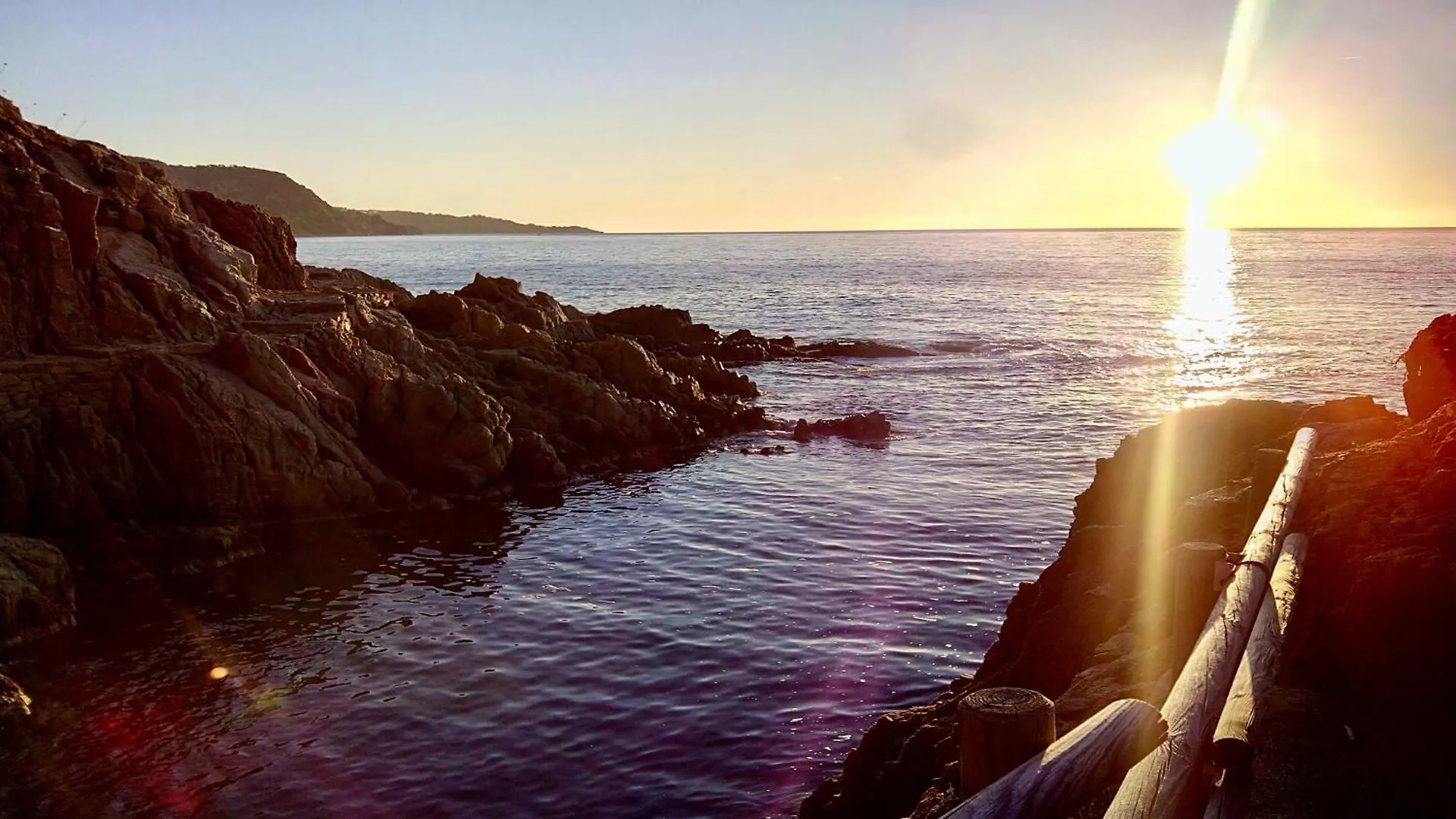 ⭑ Sea Views + Private Beach. What Else? ⭑ Tossa de Mar