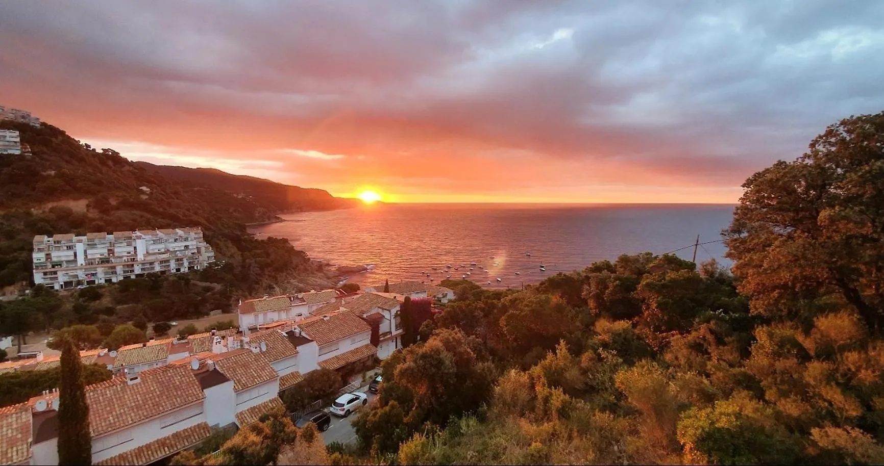 ⭑ Sea Views + Private Beach. What Else? ⭑ Tossa de Mar Spain