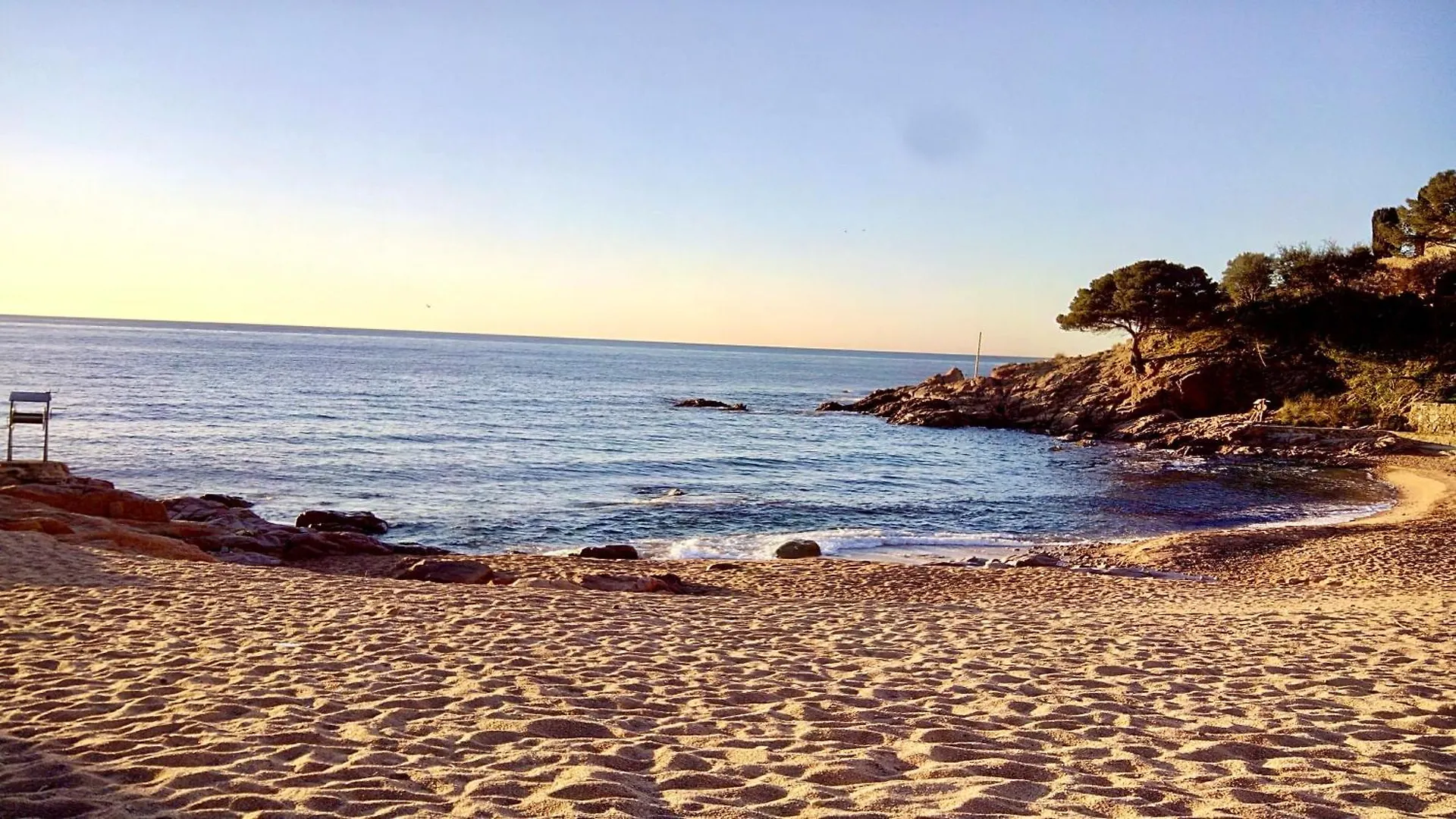 ⭑ Sea Views + Private Beach. What Else? ⭑ Tossa de Mar Spagna