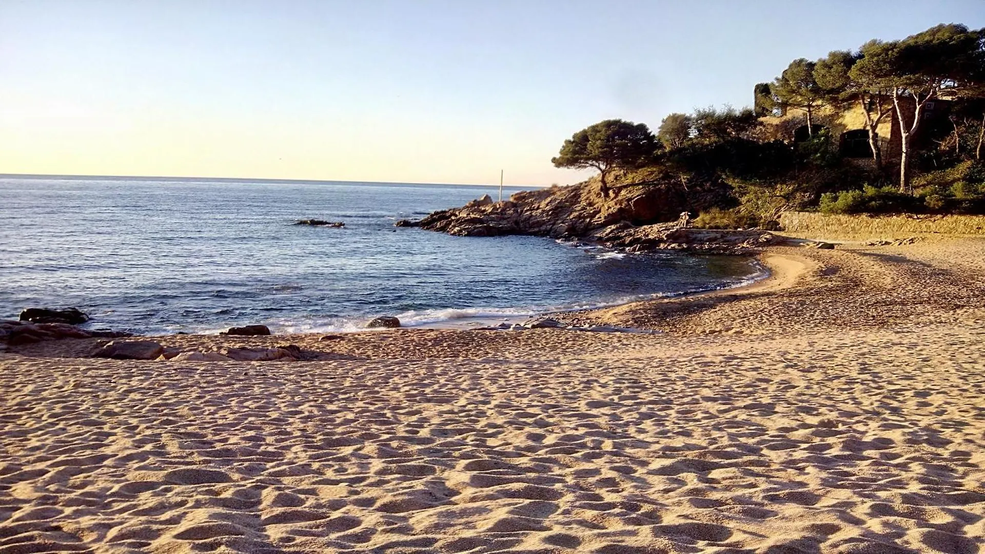 ⭑ Sea Views + Private Beach. What Else? ⭑ Tossa de Mar Appartamento